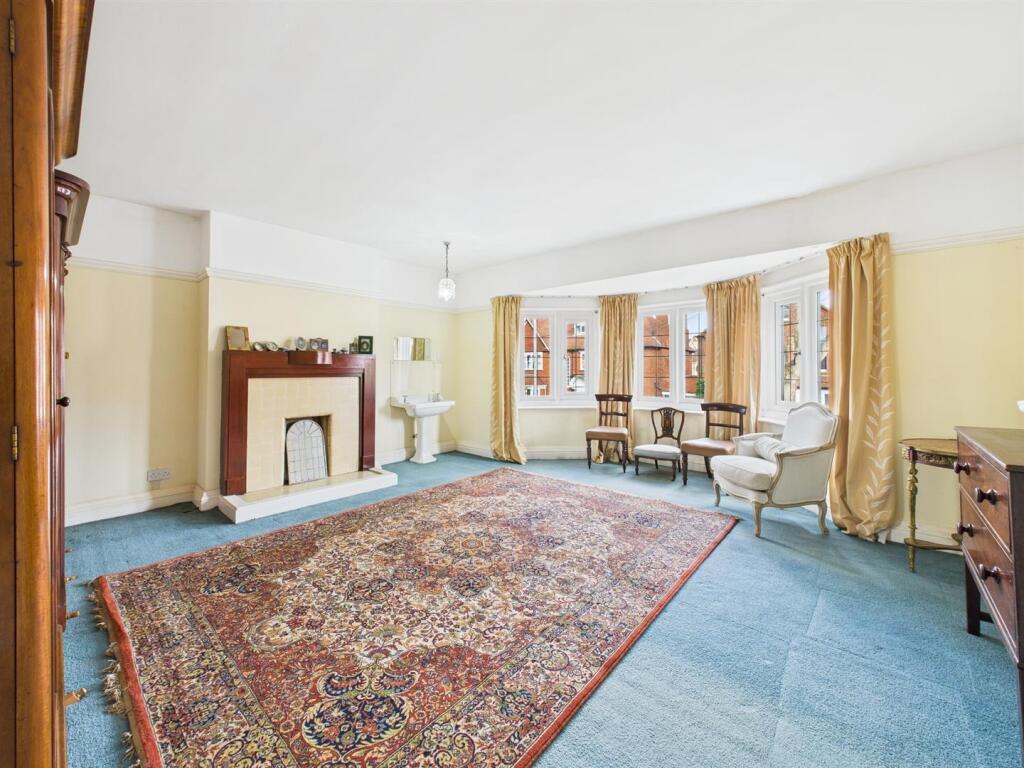 Bedroom: