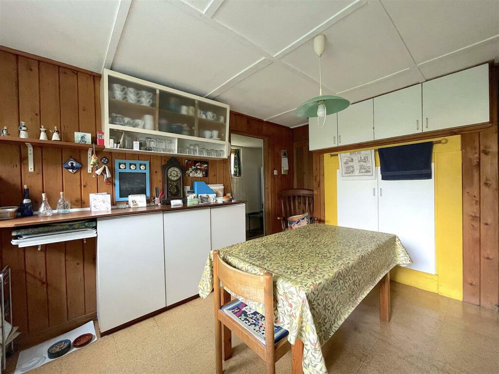 Kitchen (3).jpeg