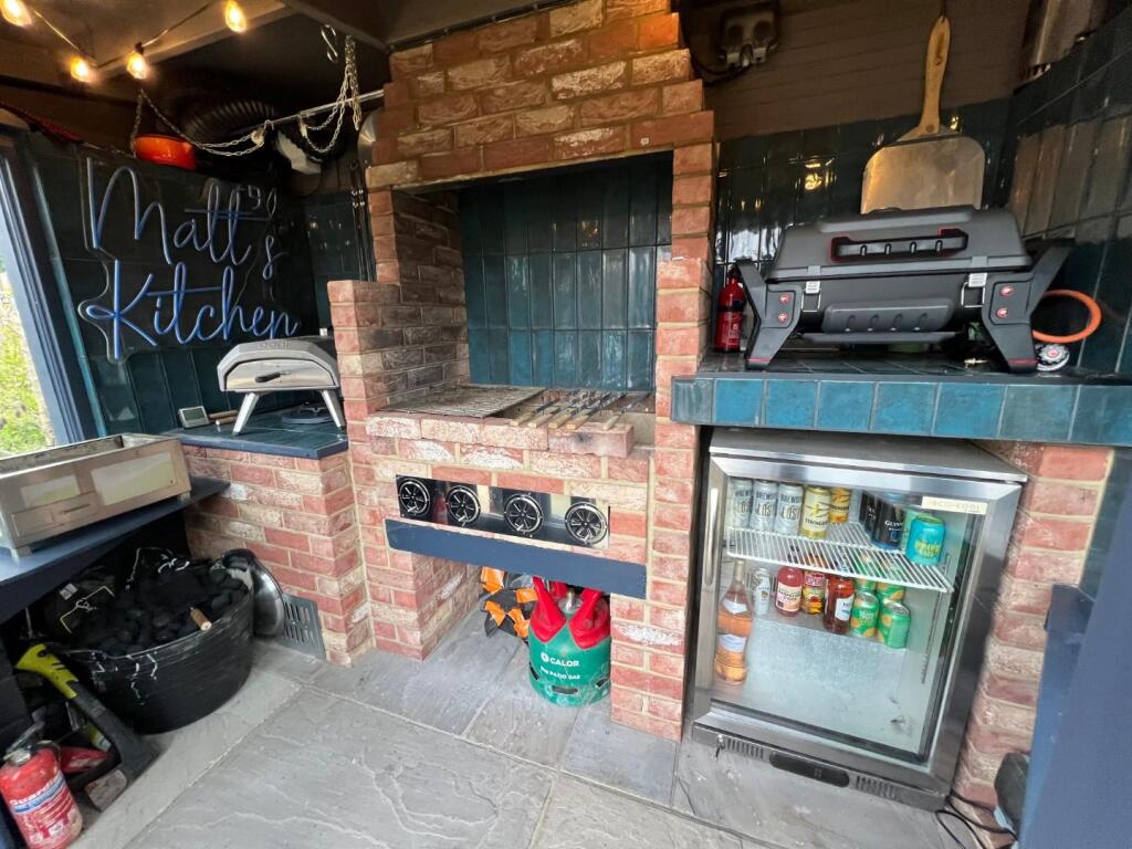 Outdoor Kitchen
