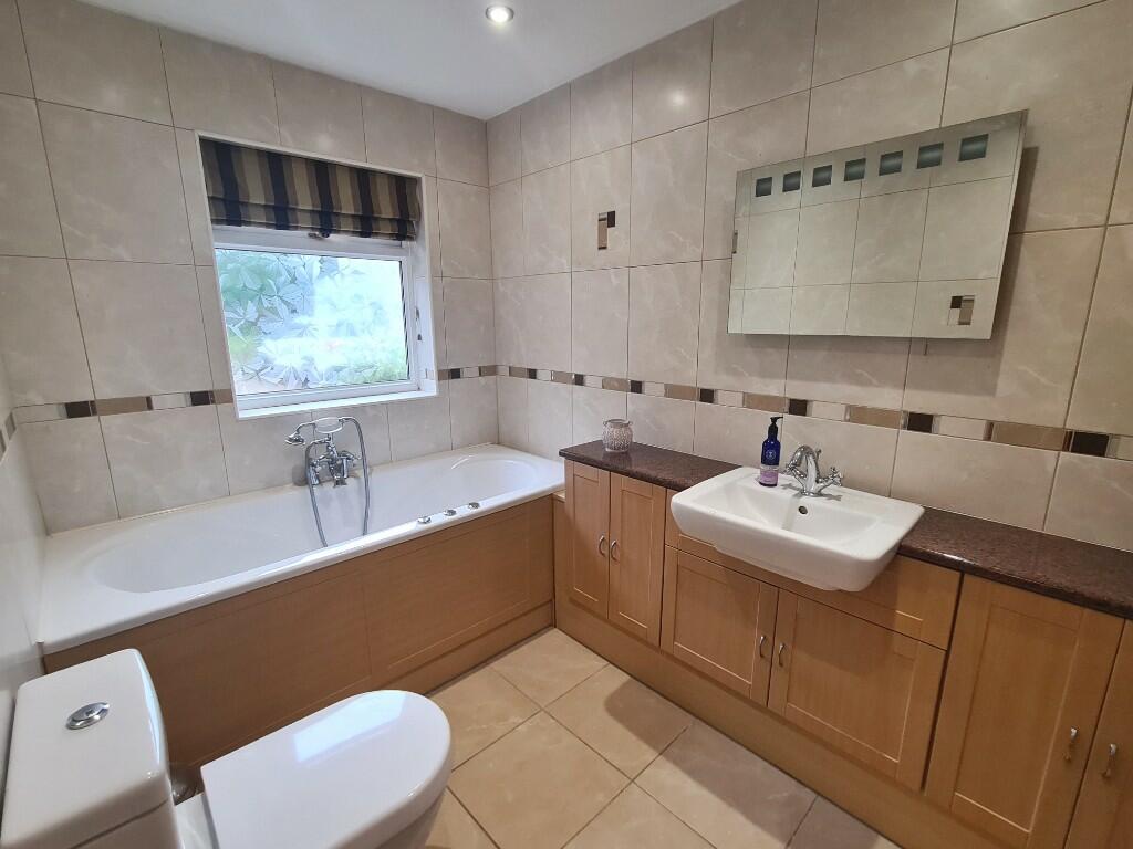 FAMILY BATHROOM