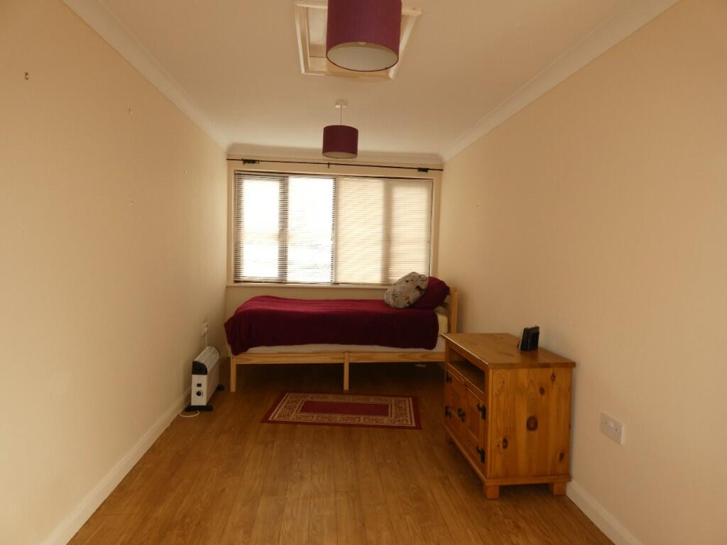 Reception/Bedroom 3