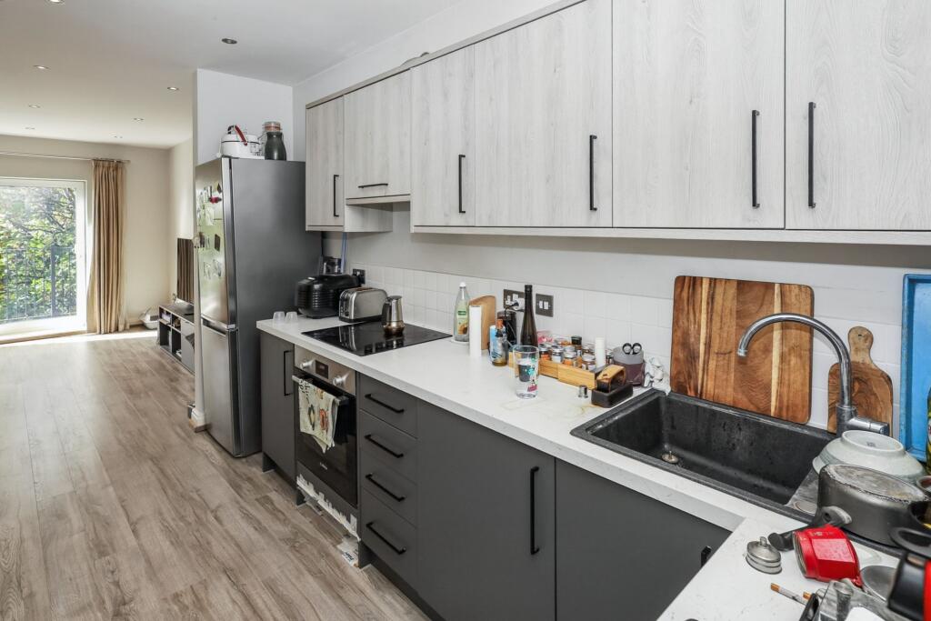 Flat 5, 68 Boston Road, Hanwell, London, W7 2ET