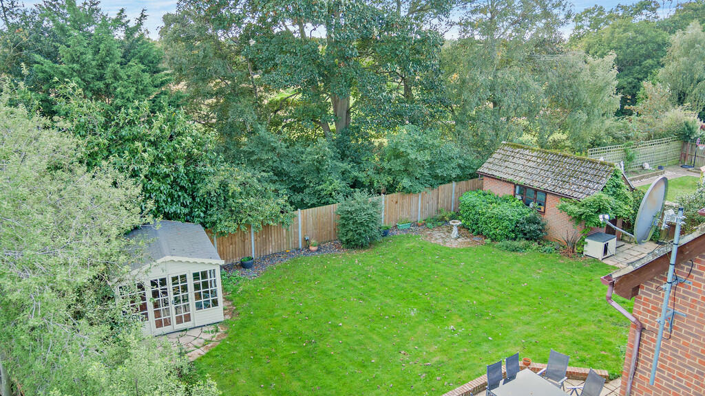8567748-exterior0...