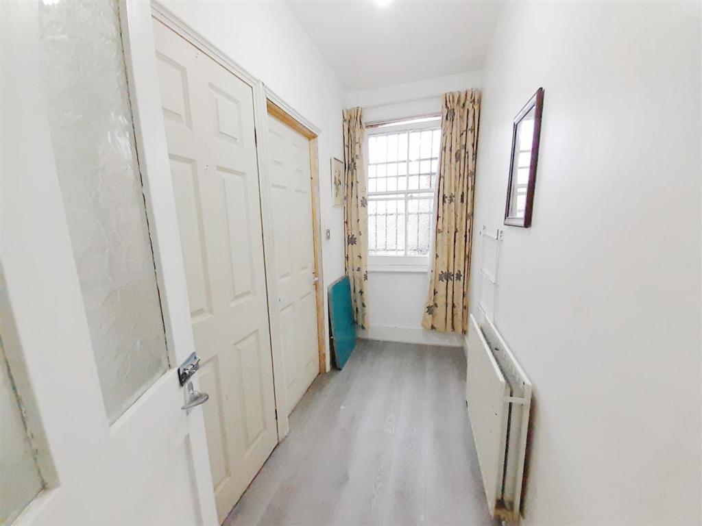 Room to Bathroom and Toilets