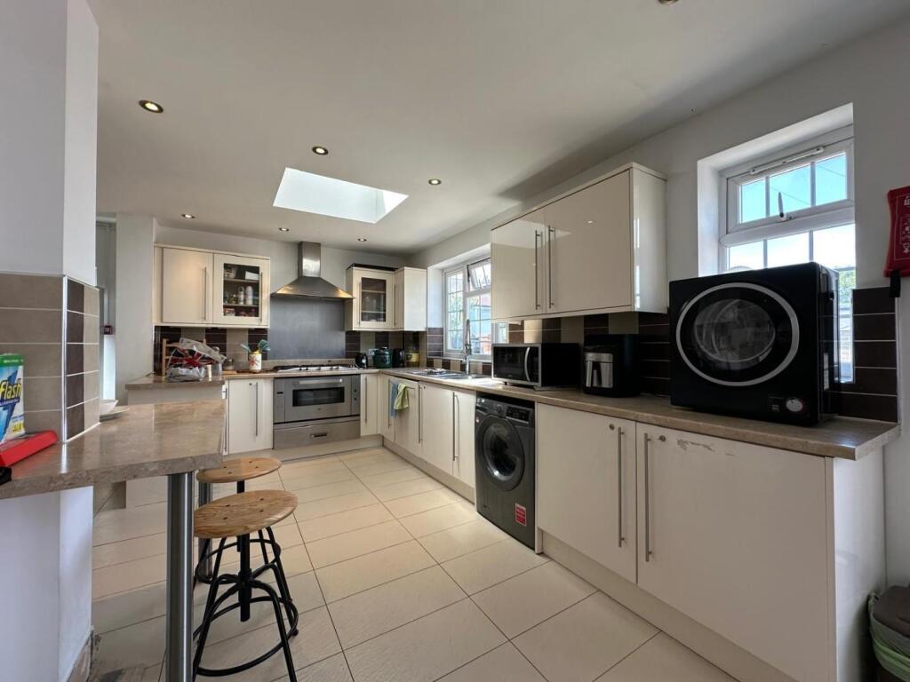 WhatsApp Image 2025-06-27 at 14.02.59 (2).jpeg