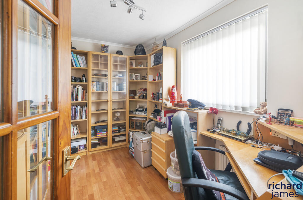 8fd56dc8-624c-41c...