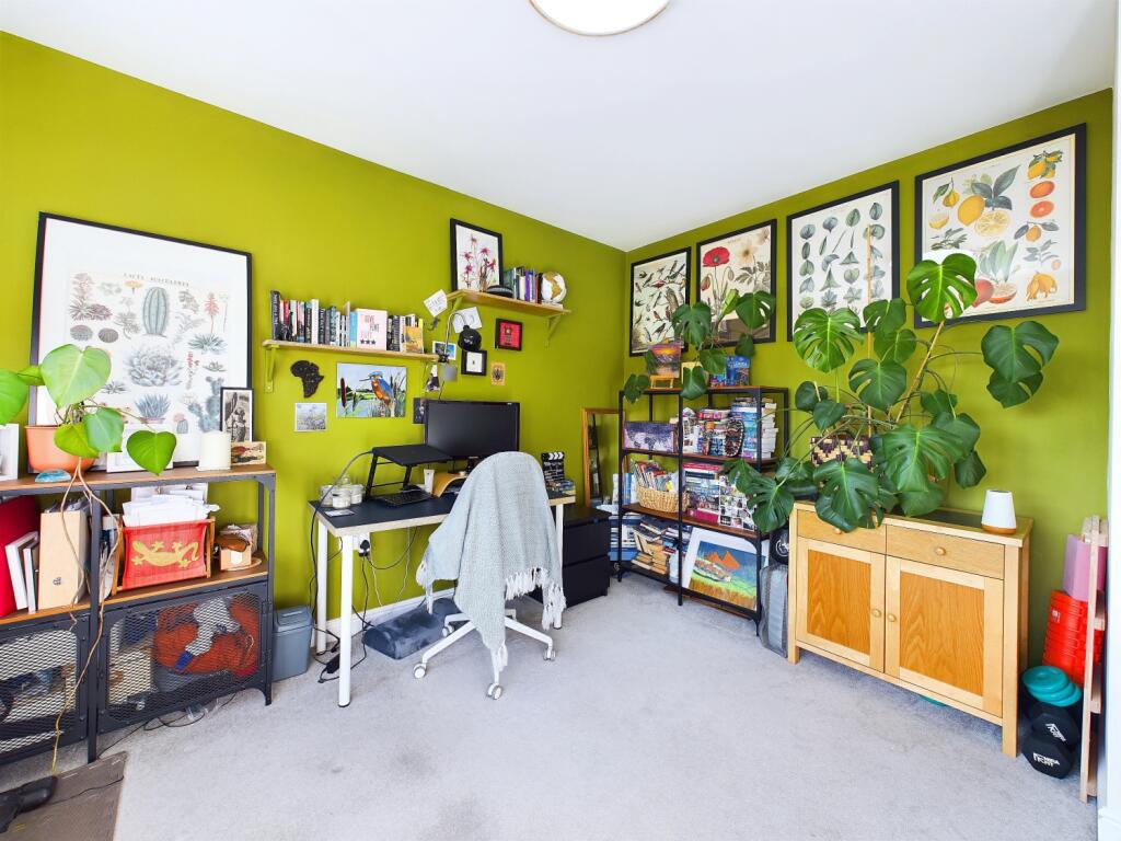 CAM03162G0-PR0171-STILL012