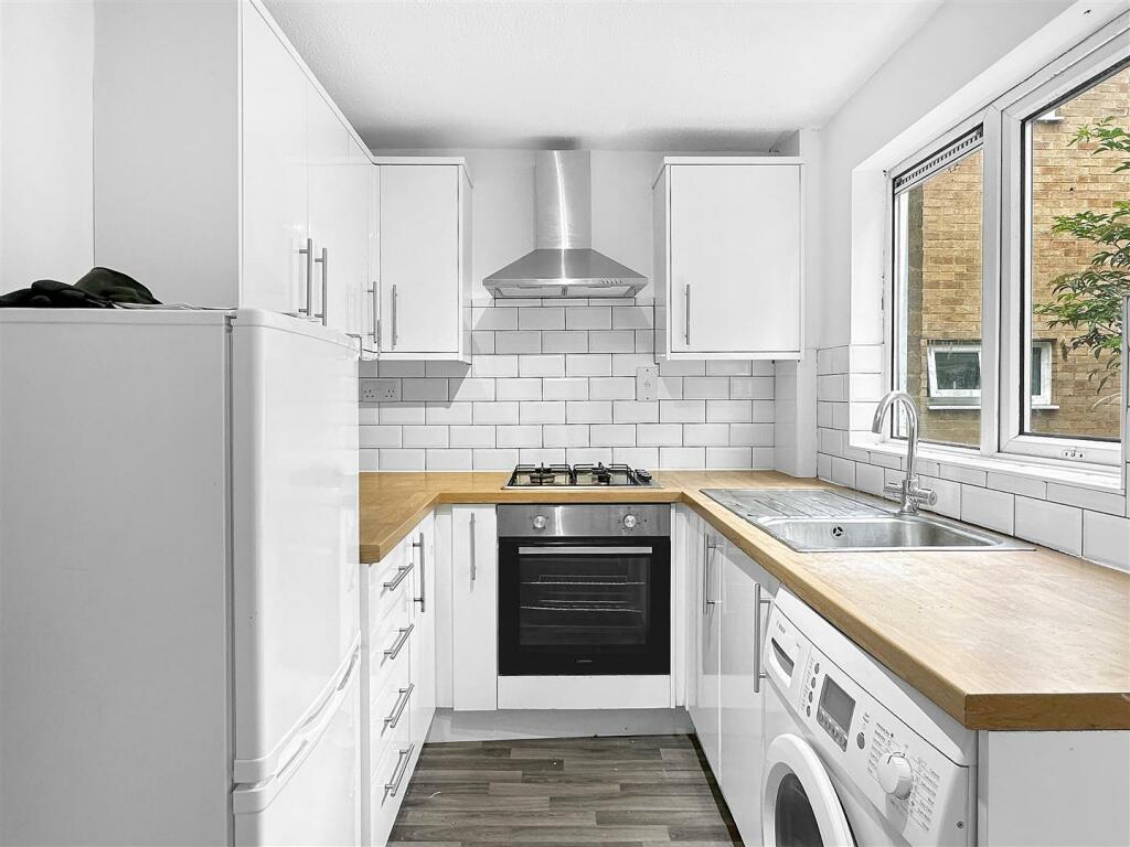 Kitchen 1.jpg