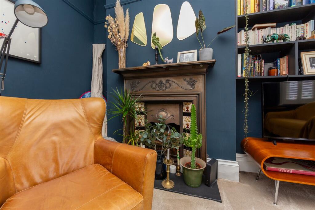 0018_116 Widdenham Road N7.jpg
