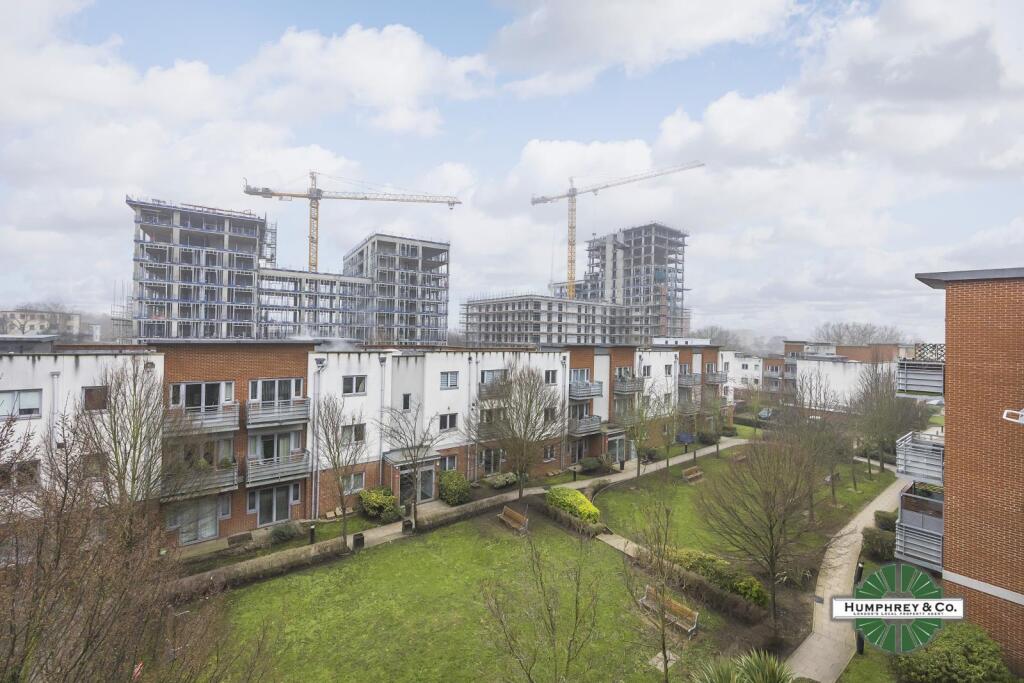 Two Bed Flat to Rent in Hawker Place E17