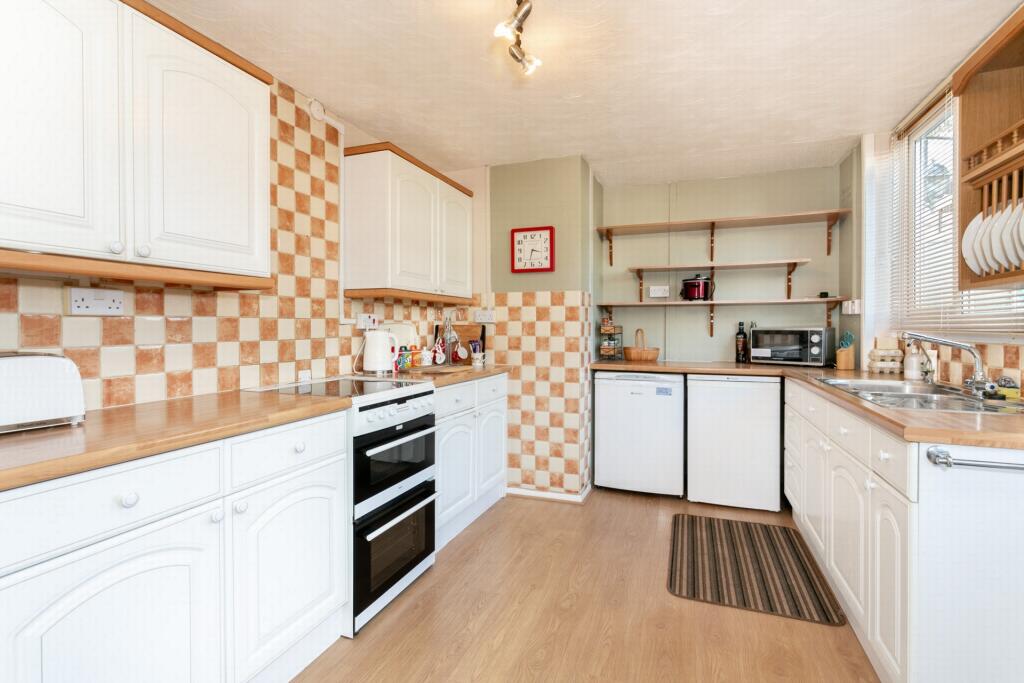 Kitchen/breakfast rm