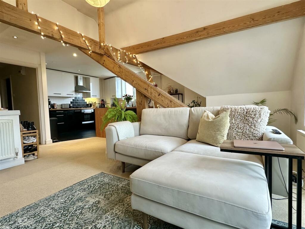 OPEN PLAN LIVING/DINING/KITCHEN