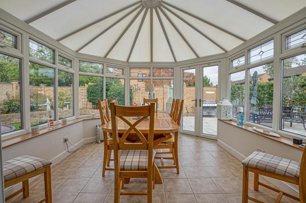 Conservatory/ Dining Room