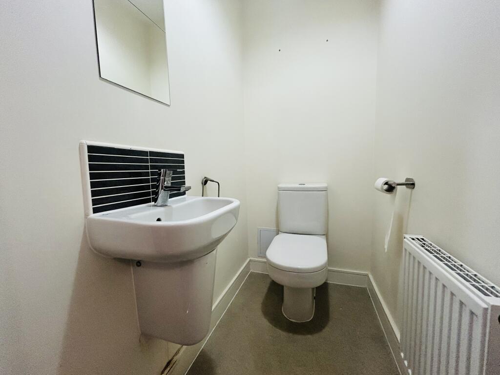 Cloakroom/wc