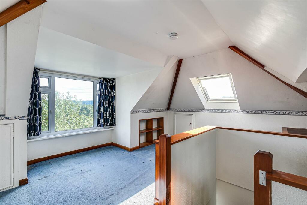 12 Bedroom 1.jpg