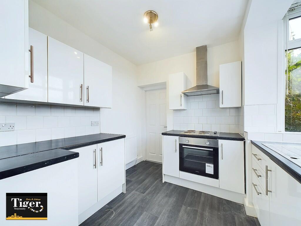 CAM02176G0-PR0389...