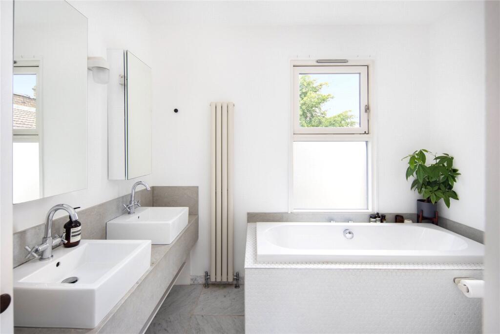 En-Suite 1