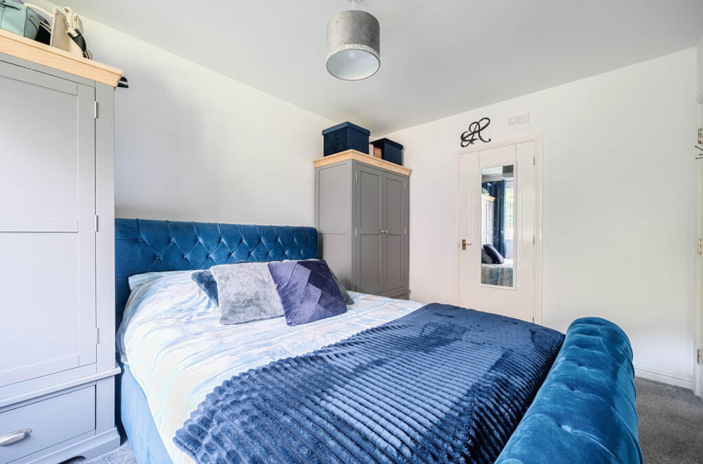 1300705-4-683d81b...