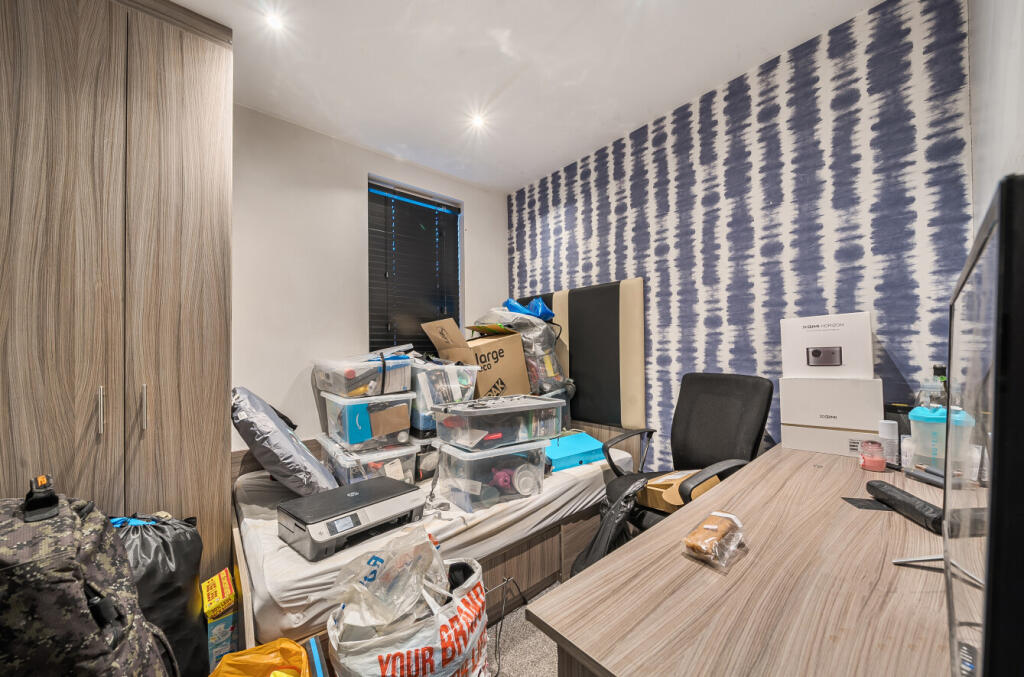 1393877-6-69440c4...