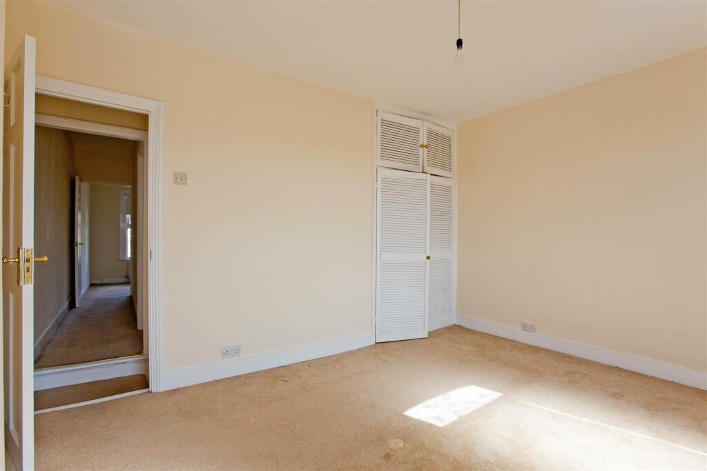 Double bedroom front