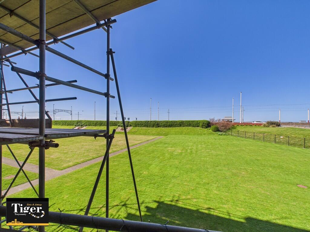 CAM02176G0-PR0556...