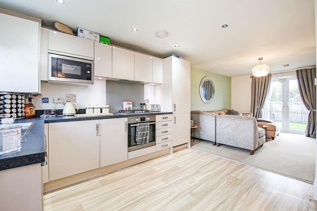 Kitchen/Dining Area