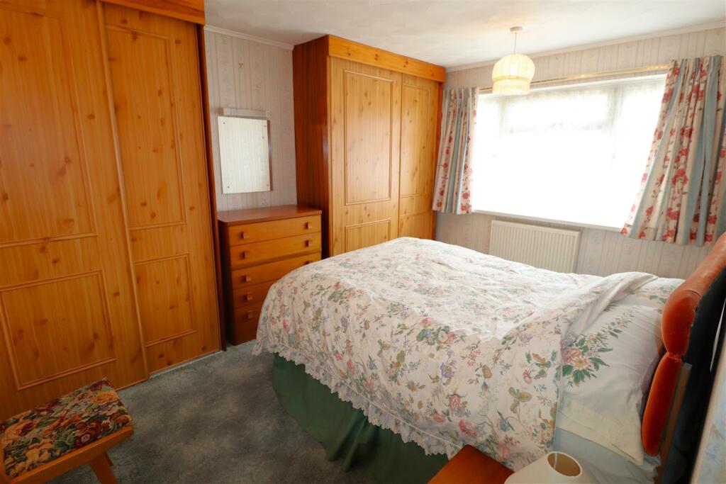 BEDROOM 1.JPG