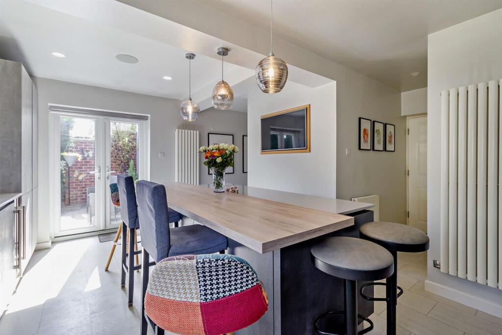 EXTENDED KITCHEN