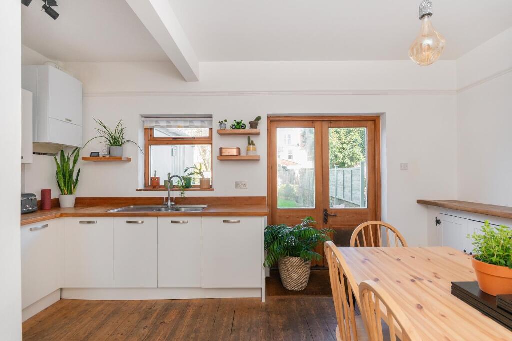 1T6RHD - KitchenDiner B.jpg