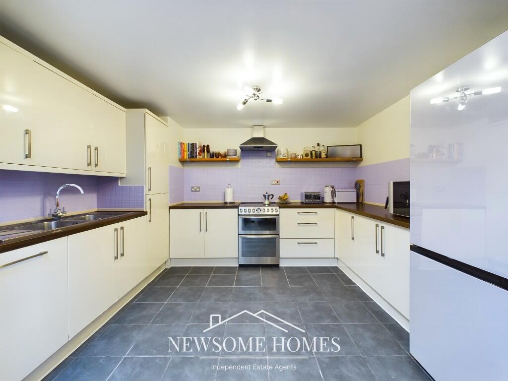 Kitchen/ Dining