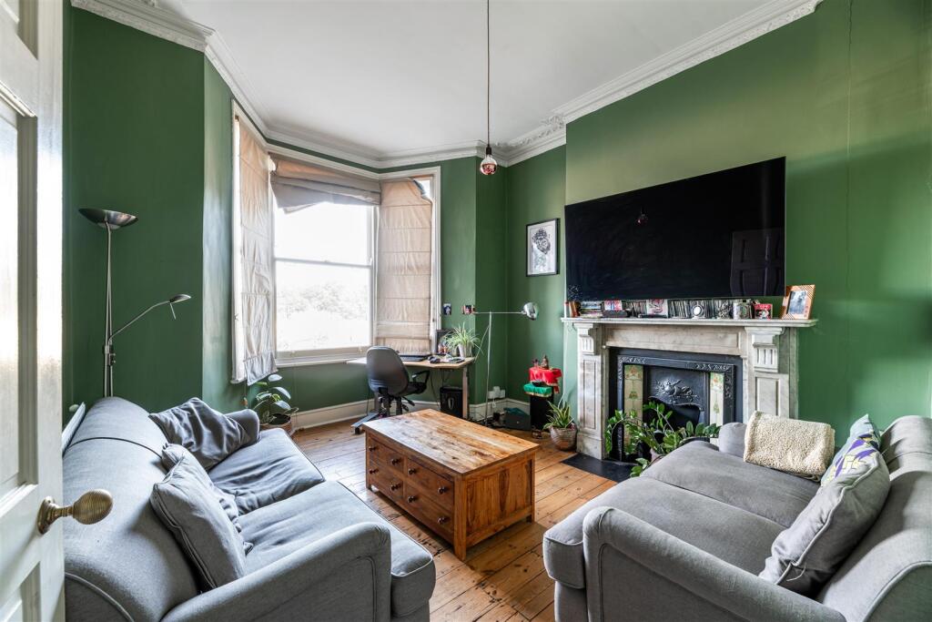 Whipps Cross Road, E11