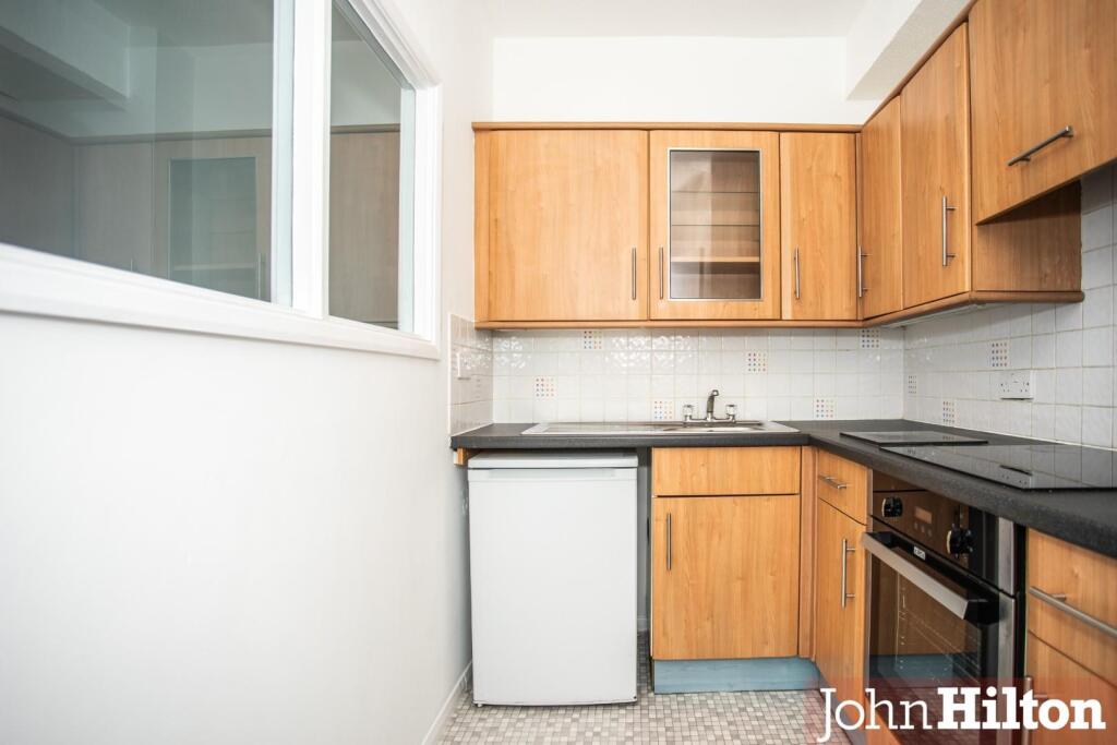 Highcliffe Court27.jpg