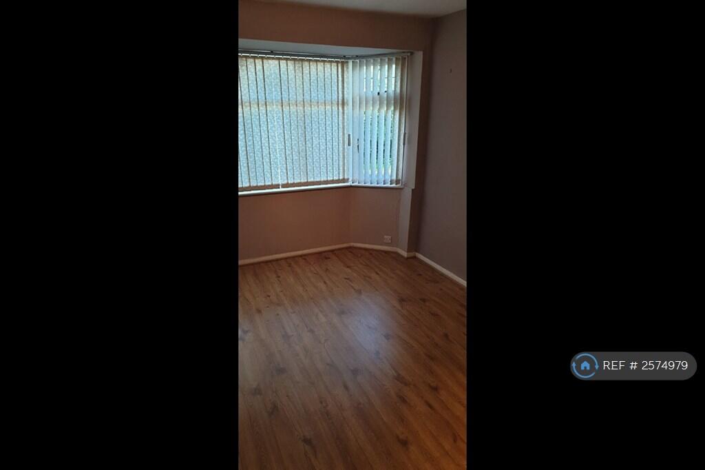 Double Bedroom (Front)