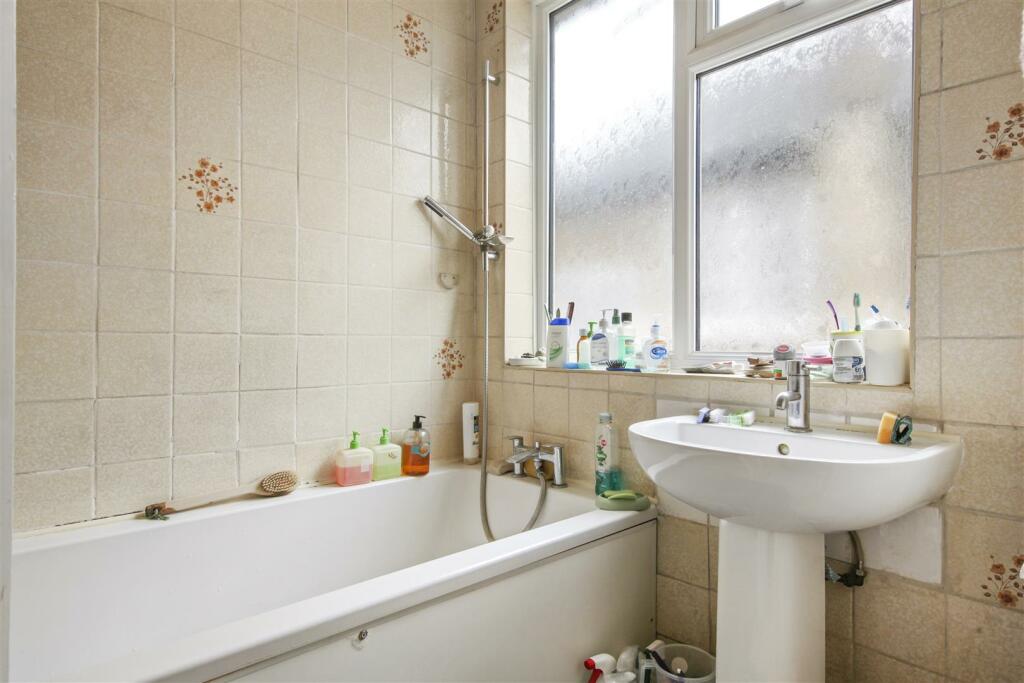 47 Gladstone Park Gardens - 0LeIphCowB67ib8lMyOx.j