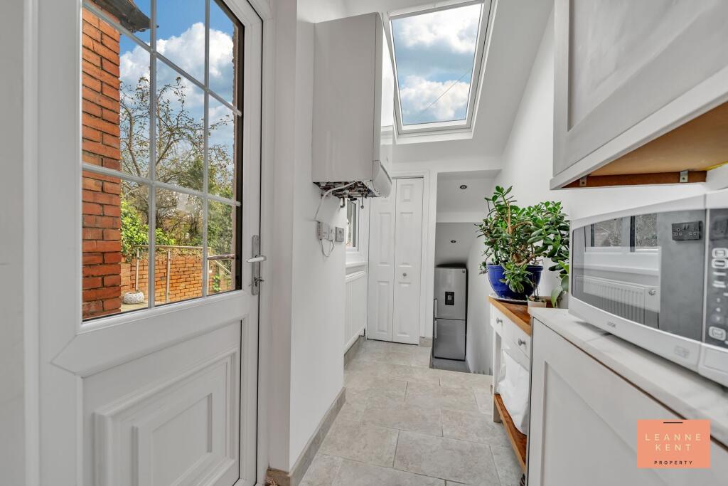 Kitchen Diner (Family Room)