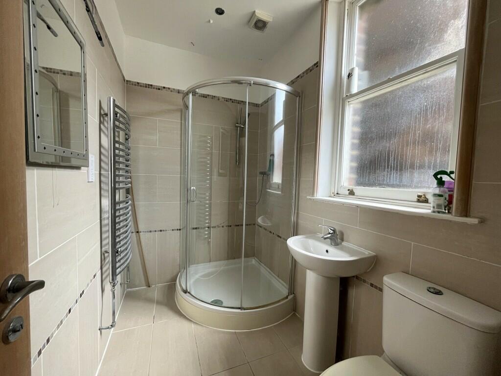 EN SUITE