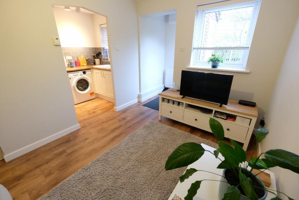 SITTING/DINING ROOM