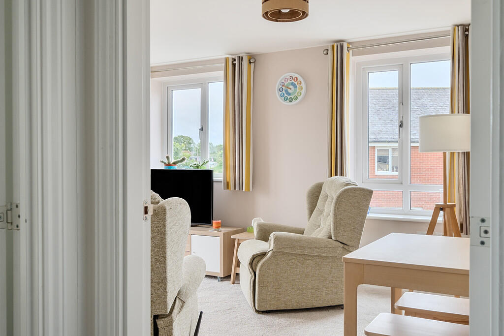 1304359-14-683f3b...