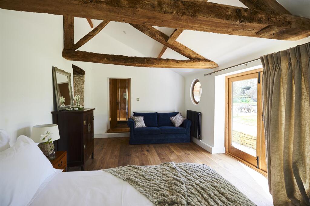Coach House bedroom