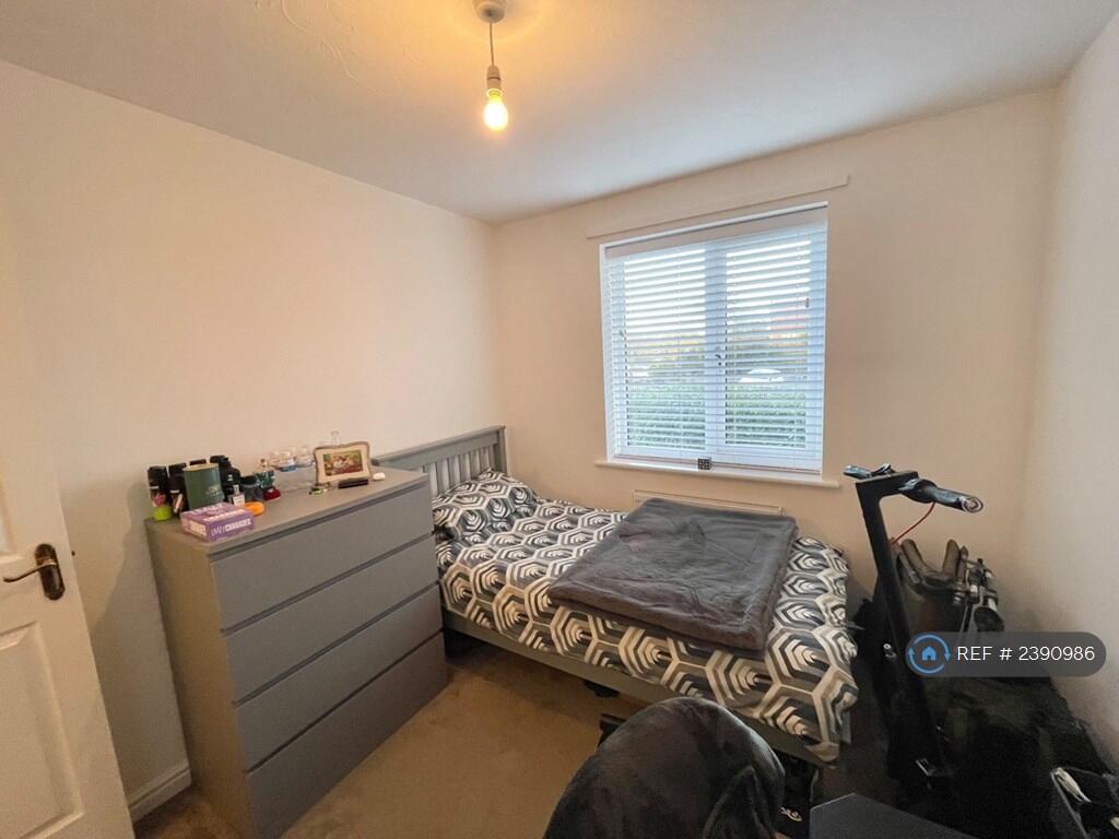 2nd Bedroom