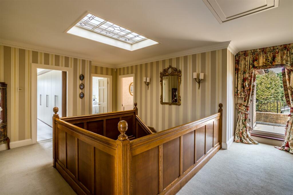 7 Dyke Close-16.jpg