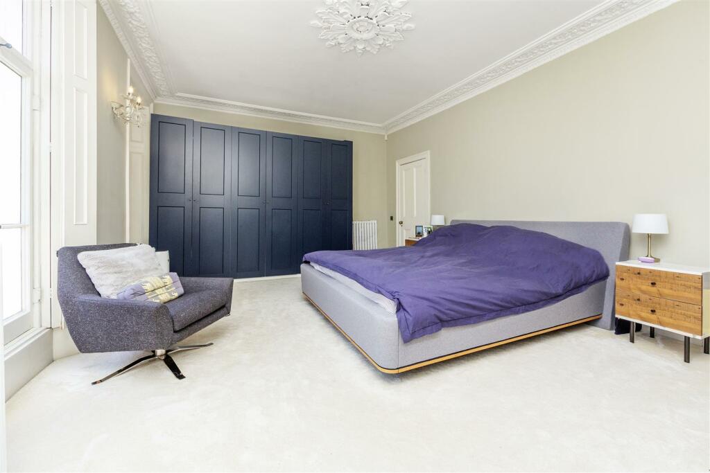 main bedroom.jpg