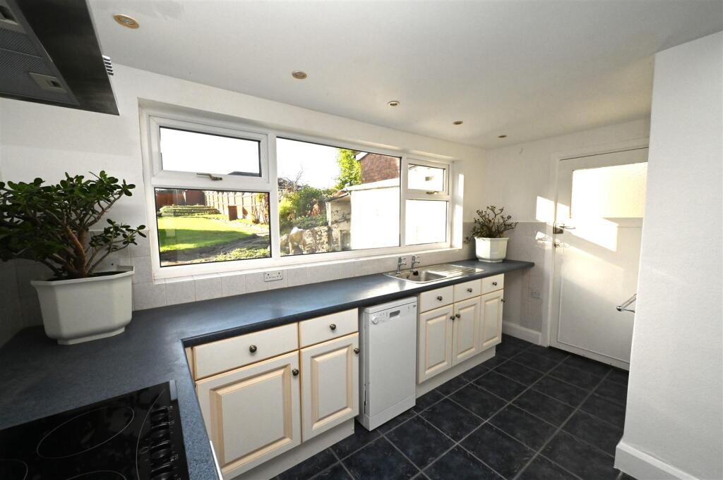 kitchen 3.JPG