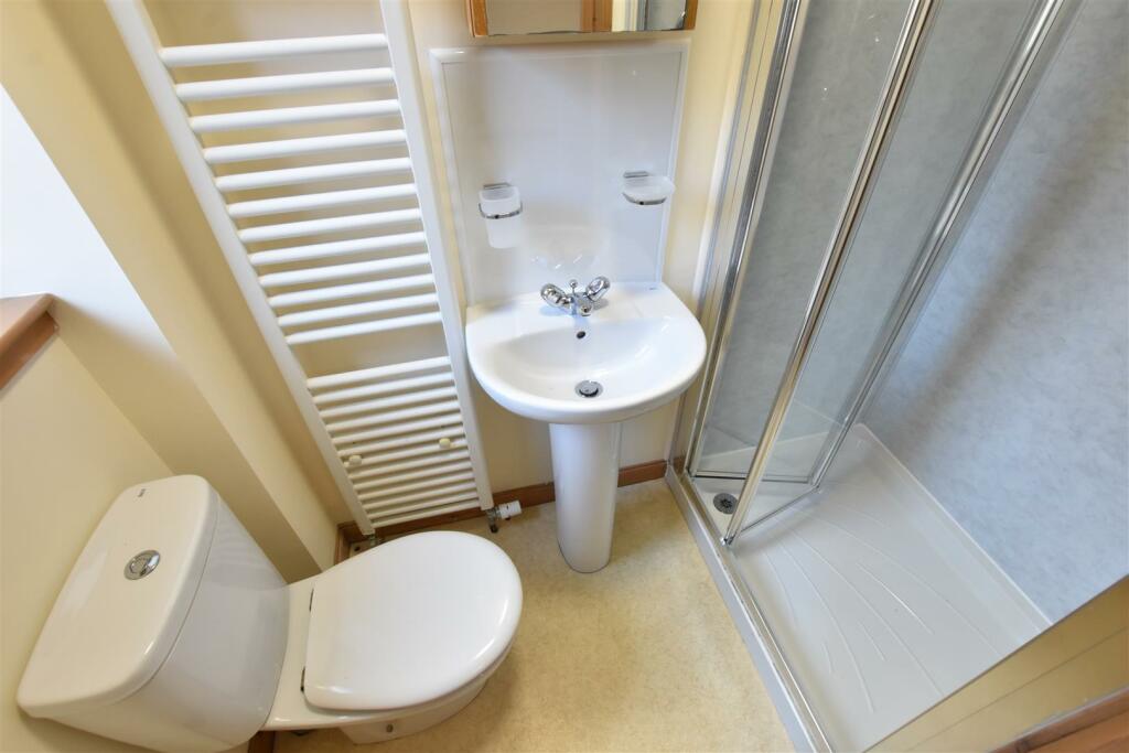 EN-SUITE SHOWER ROOM.JPG