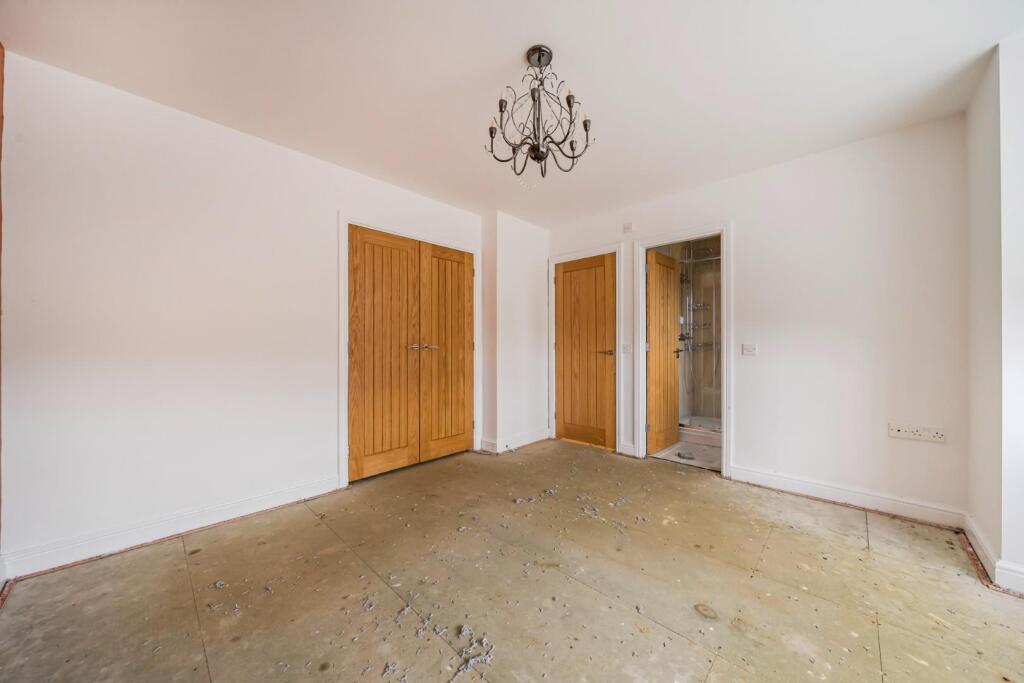 Bedroom 1 corner.jpg