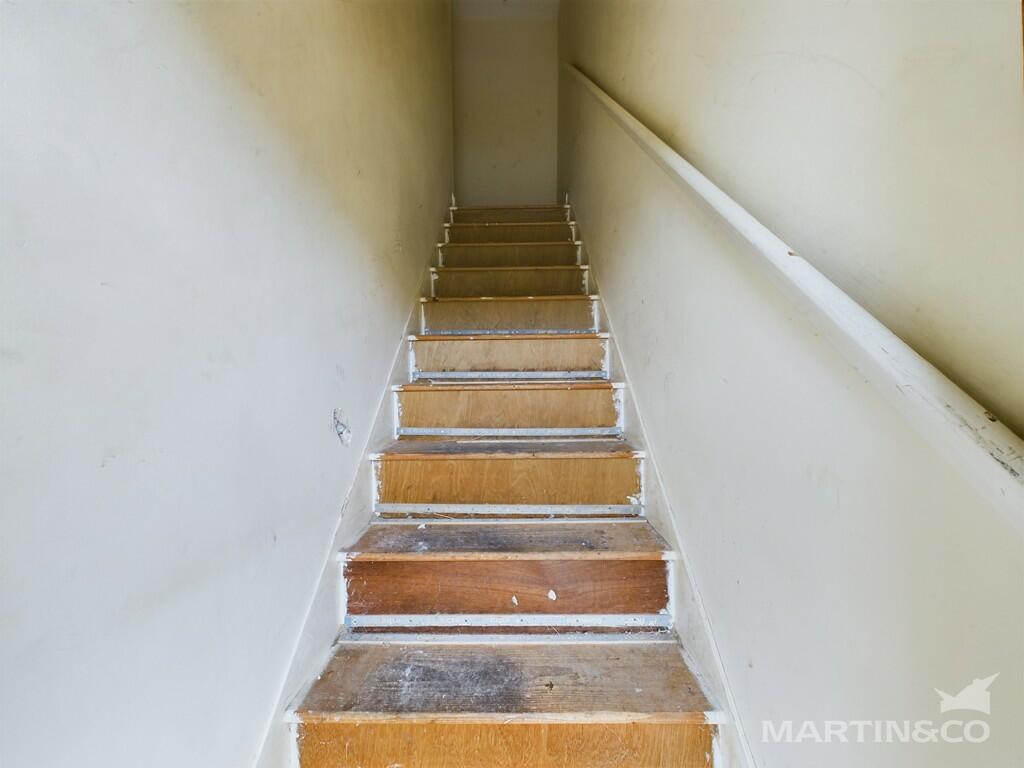 Flat 5 Entrance S...