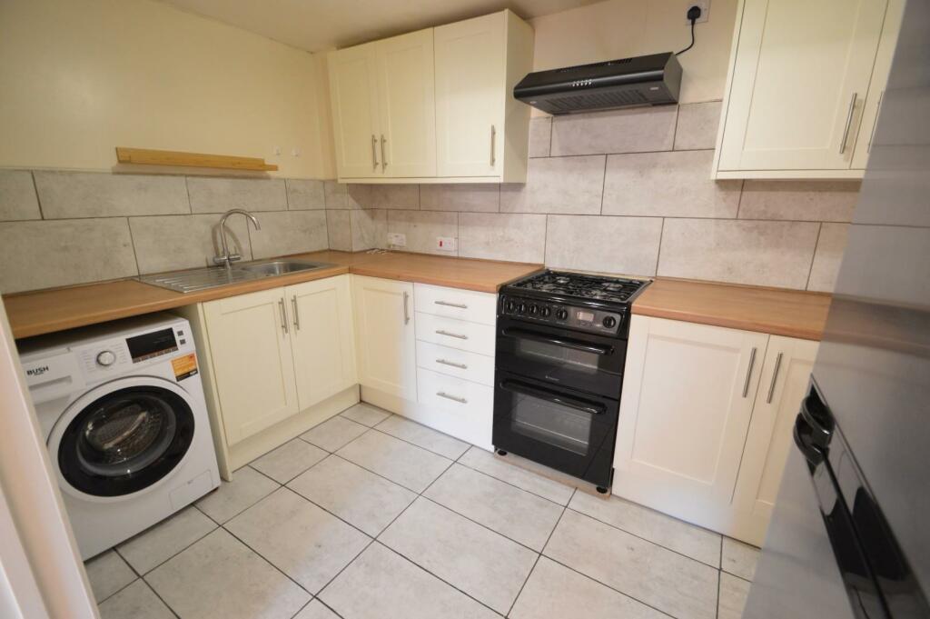 5 Papermill Cottages kitchen.JPG