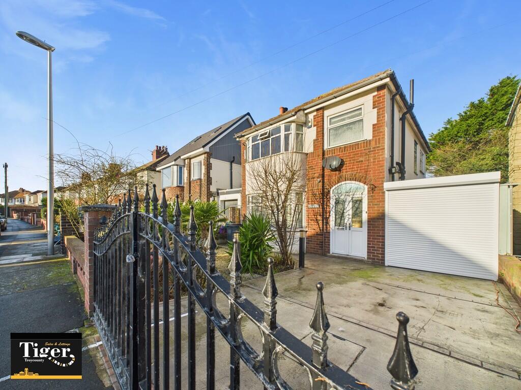 CAM02176G0-PR0772...