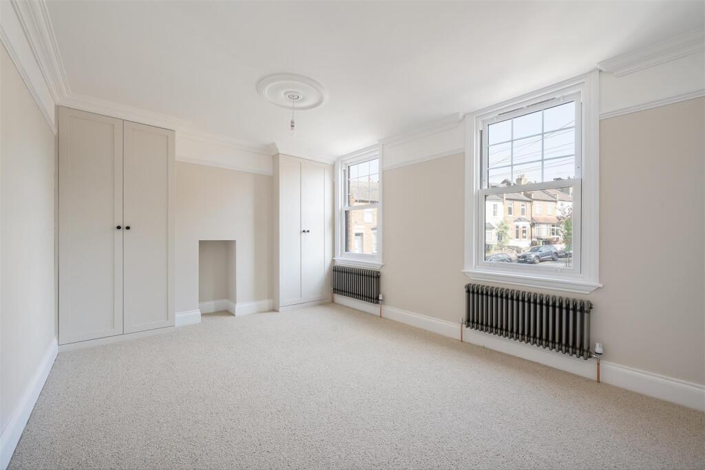 Queen Elizabeth Road E17