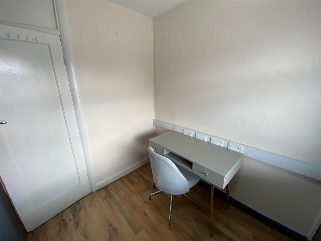 Bedroom 3 / Study